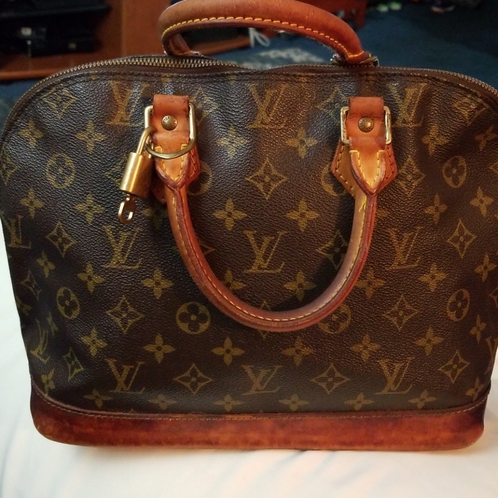 Louis Vuitton Alma PM